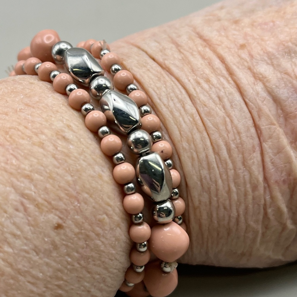 Set of 3 Pink And Silver Tone Beaded Stretchy Bracelets Stackable Fashion - Picture 2 of 4